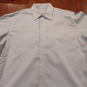 Brooks Brothers Light Green Check Cotton Shirt.  Size 16-34